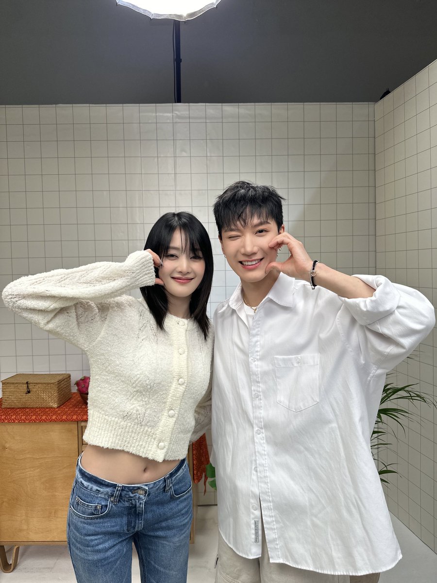 [📸] 240218 @ #ODG

유익하고도 즐거웠던 민니의 태국 설명회 😍
네버랜드도 함께 재밌는 시간 보냈길 바라요 💕

#여자아이들 #GIDLE
#민니 #MINNIE
#Two
#Super_Lady