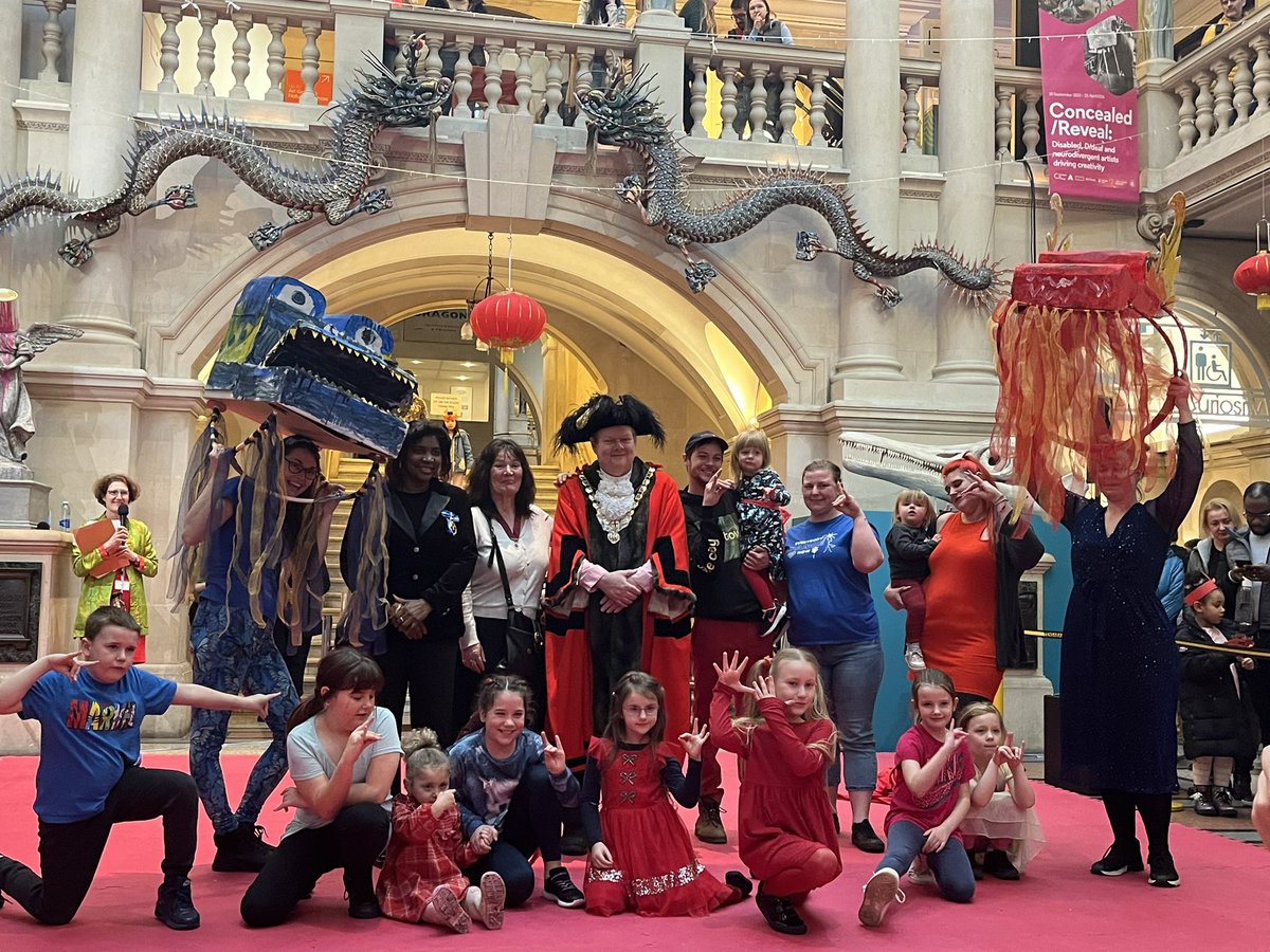 Always enjoy <a href="/FilwoodCentre/">Filwood Community Centre</a> and <a href="/Movema/">Movema Dance</a> Everybody Dance Now performance <a href="/bristolmuseum/">Bristol Museum & Art Gallery</a> …this year with their dragon called ‘Pea’ ❤️ #Filwood #KnowleWest #LNYBristol #CNY2024 #ChineseNewYear2024