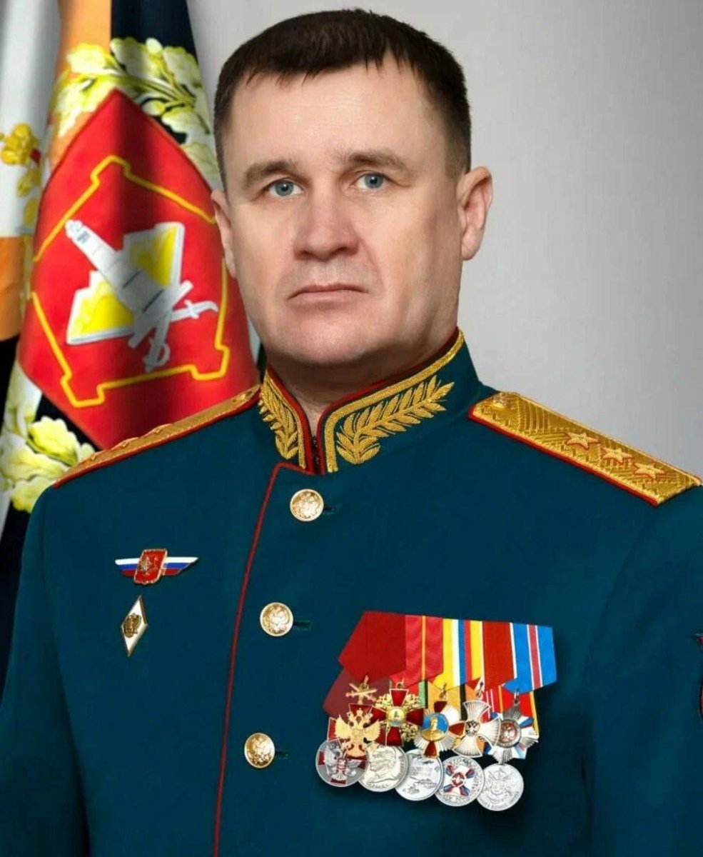 FuckeuropeZ's tweet photo. 🇷🇺 🇷🇺 🇷🇺 🇷🇺 🇷🇺 🇷🇺 🇷🇺

#Операцией ��о взяти�� #Авдеевка/#Авдіївка #Донецк/#Донецьк #командовал #генералполковник #АндрейМордвичёв #Мордвичёв

The #operation to #capture #Avdeevka/#Avdiivka #Donetsk was #commanded by #ColonelGeneral #AndreiMordvichev #Mordvichev https://t.co/cr9aHzf9Dv