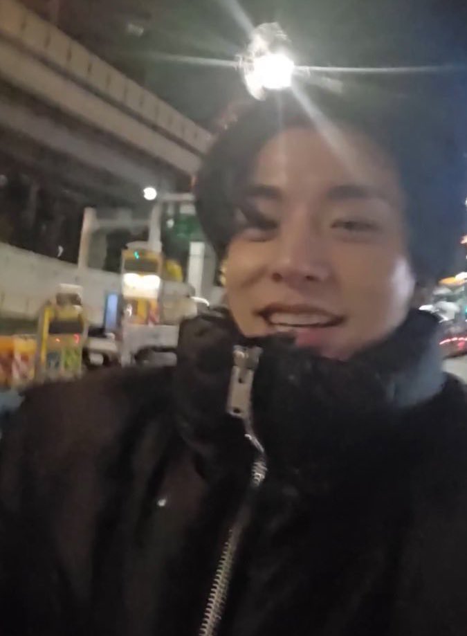 vvanessasim's tweet image. ก่อนเป็นจักรเตี้ยน : 404 not found

หลังเป็นจักรเตี้ยน : เจคดีที่สุด มีผัวจะรักผัวเท่าเจคไหม ไม่มีใครหล่อแสนดีเท่าเจค ฝรั่งที่จริงใจ ไทป์ม๋าแดงที่เรารัก ตั้งแต่รู้จักฮีผู้ชายในชีวิตจริงก็เป็นเศษฝุ่นทุกคน ใครจีบแพรวพราวคารมณ์ดีไม่เท่าเจคขอปัดตกหมด