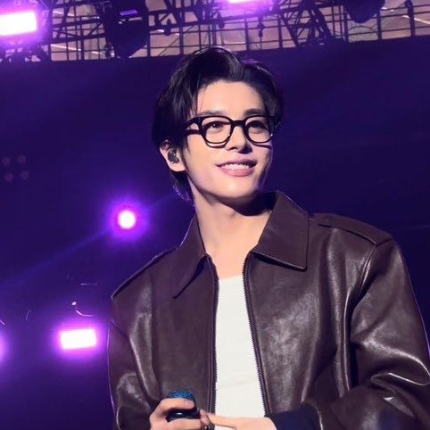 vvanessasim's tweet image. ก่อนเป็นจักรเตี้ยน : 404 not found

หลังเป็นจักรเตี้ยน : เจคดีที่สุด มีผัวจะรักผัวเท่าเจคไหม ไม่มีใครหล่อแสนดีเท่าเจค ฝรั่งที่จริงใจ ไทป์ม๋าแดงที่เรารัก ตั้งแต่รู้จักฮีผู้ชายในชีวิตจริงก็เป็นเศษฝุ่นทุกคน ใครจีบแพรวพราวคารมณ์ดีไม่เท่าเจคขอปัดตกหมด