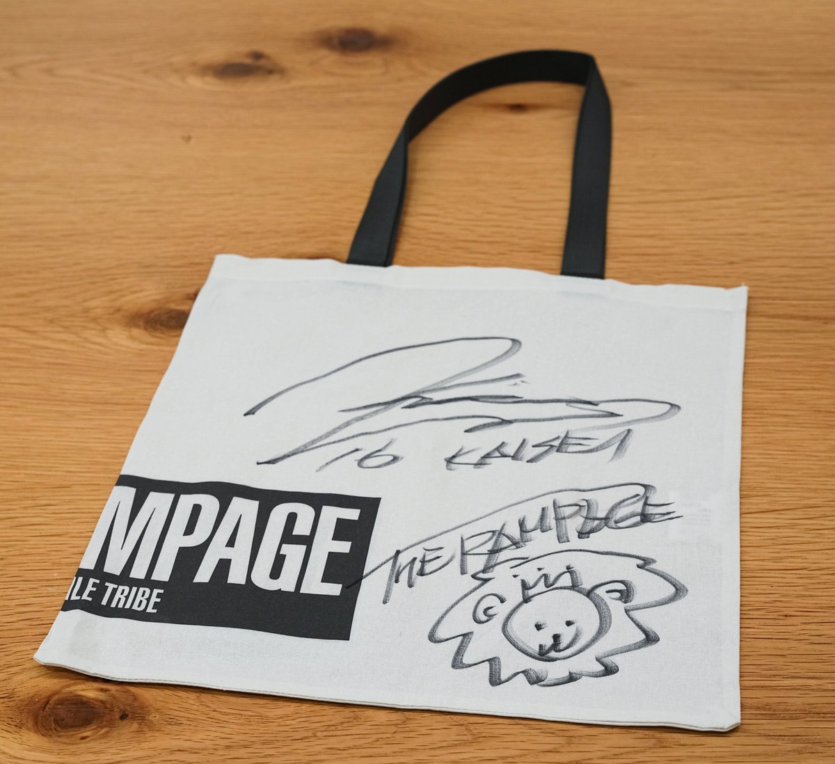 topicool_jp's tweet photo. 【#トピクル】「#パーカク」第13回
「#ＴＨＥＲＡＭＰＡＧＥ」#武知海青 の読者プレゼントはサイン入りエコバッグ✨ 応募の方は当アカウントのフォロー、この投稿のリポストをお願いします
📷締め切りは26日正午、1人に贈呈📷
記事はこちらからチェック↓
 https://t.co/2J7GGtF82U https://t.co/fADL4elyEQ
