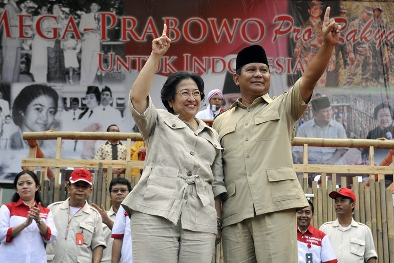 neohistoria_id's tweet photo. Perjanjian Batu Tulis, awal mula koalisi Megawati-Prabowo di Pemilihan Presiden Indonesia tahun 2009.

{sebuah utas singkat} https://t.co/s6EFJsPWBa