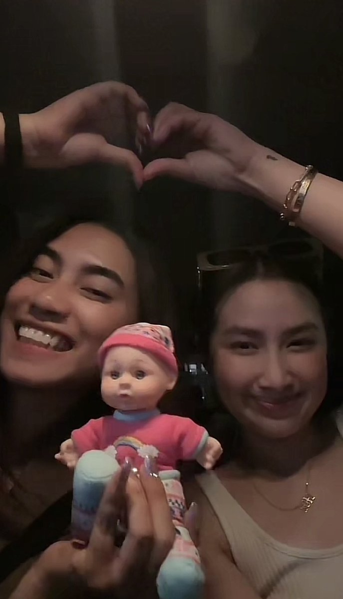 cintacole's tweet photo. Cuties with baby YuAn 🙊🖤🤍 https://t.co/y1KDBaBEQA