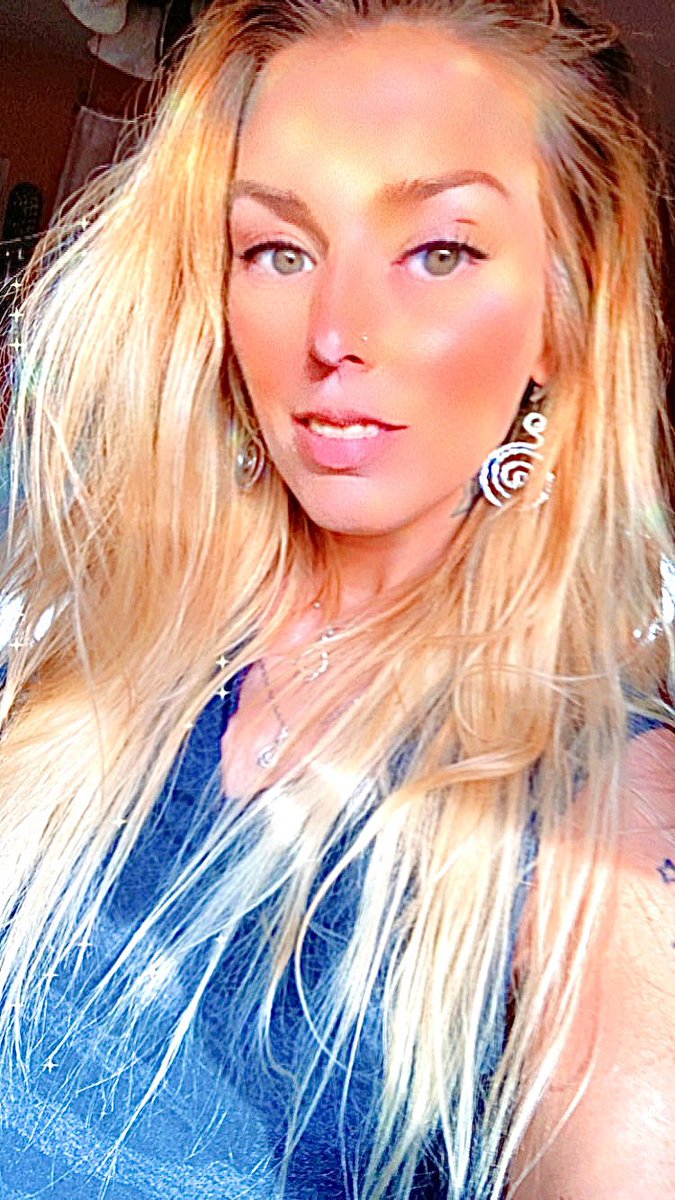 SwayPhoenix3's tweet photo. #money #moneytalks #moneycontrol #men #dominate #singlerichmen #richmen #sugardaddy #sugarbabyTwitter #paypig #paypiggies #paypiggy #paypiggieswanted #love #relationships 👑💸 https://t.co/tg7zGps9TI