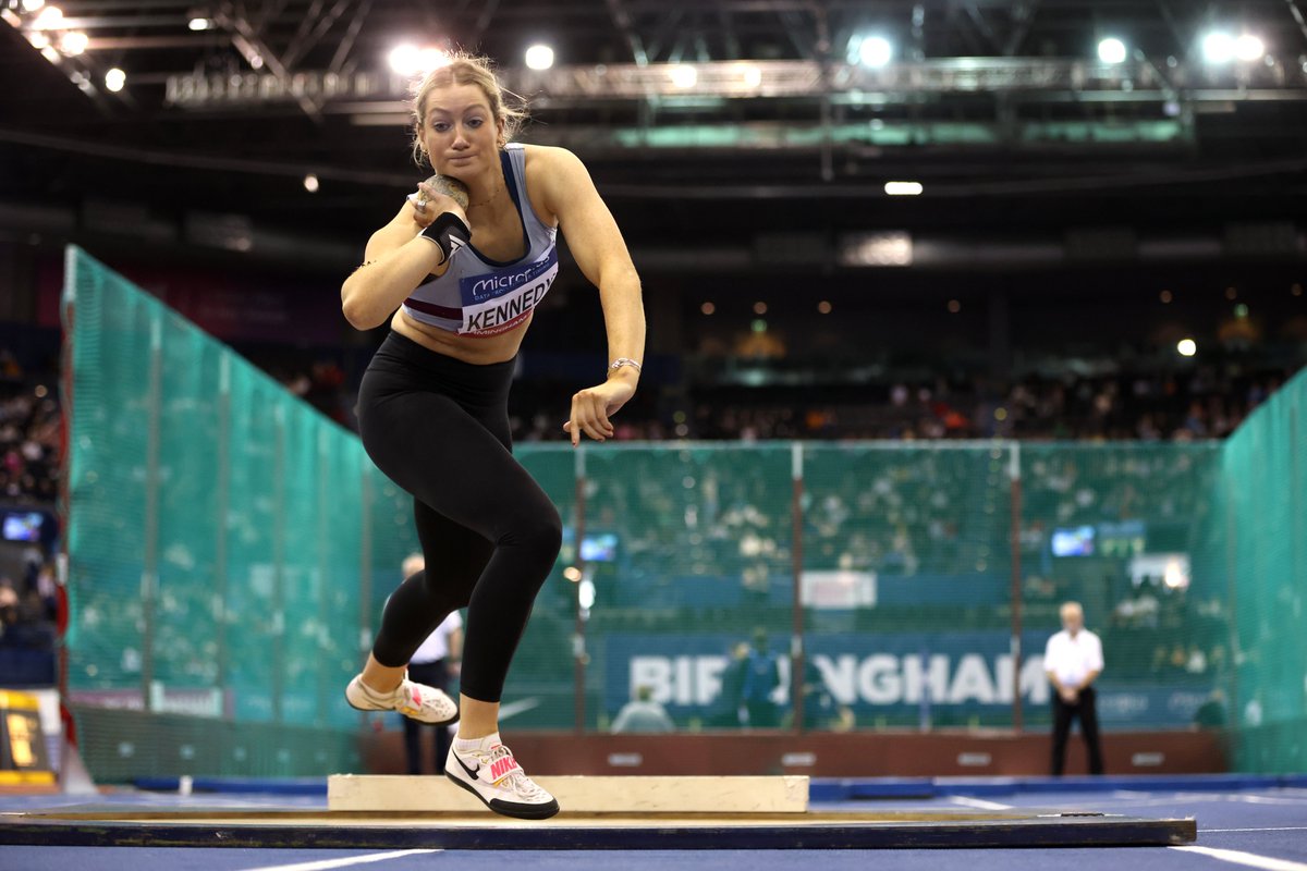 Great shot @GettyImages @BritAthletics Amy Kennedy on way to shot PB 14.36 @CumbernauldA @swallace16 @AliGrey73 @Sam0kane