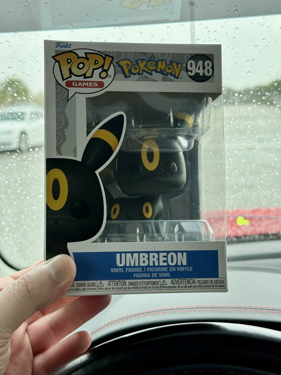 Chancerunk1025's tweet photo. 🐈‍⬛ GIVEAWAY 🐈‍⬛

Happy Target Con 2024! 

Let’s do a quick 24HR giveaway since the best jumbo pop ever was released today! 

One person will win the below Umbreon Funko Pop (normal sized)

To Enter: ☑️ Retweet 
Follow: @MikeysRetro (😂)
Optional: Comment “Marill is Mid” for funzies! 

Winner Drawn: 2/19/24

US Only