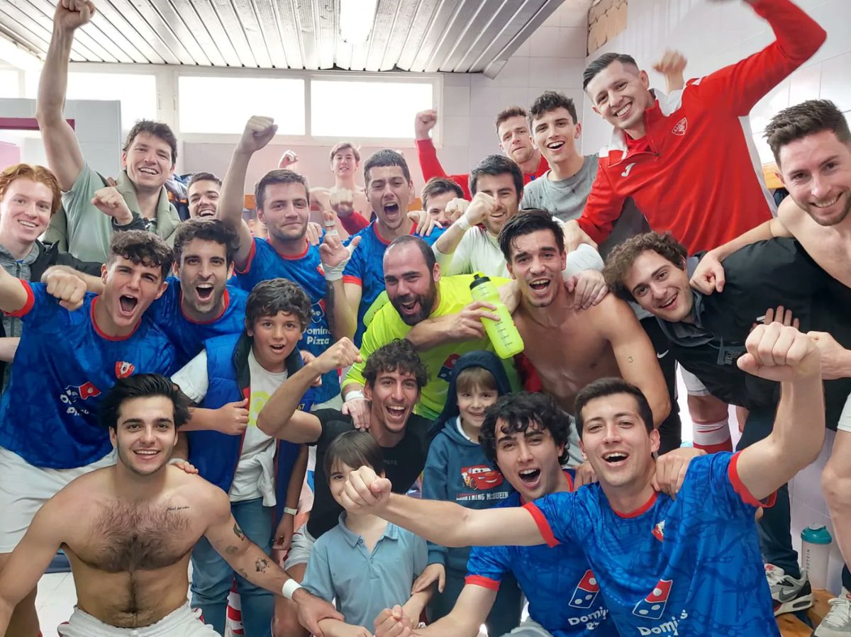 CalaPozuelo's tweet photo. #SeniorA 🔵 II Nueva victoria para seguir con la buena dinámica 🔥

✅ 2-1
🆚 @CDVicalvaro

Goles:
⚽ Luis 
⚽ @JaviJime10

#VamosCala https://t.co/pYGyh1hIvG