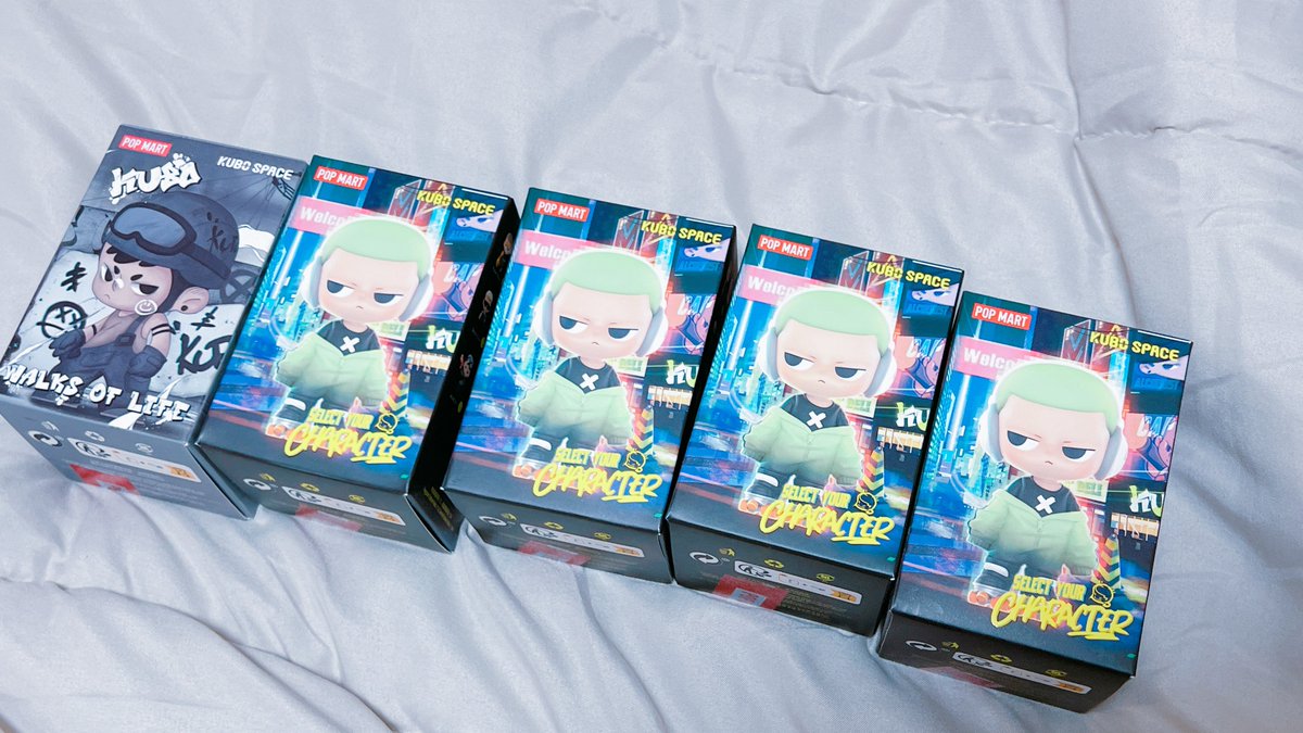 bananers4u's tweet photo. I’m back home and it’s my favorite time to just check the haul!

I thought I outgrew my pop mart unboxing chase but I really liked the Kubo series and wanted to give it a go!

Come join the fun with me monkeys >:3 UNGABUNGAS ON THE BOXES

#popmart #kubospace https://t.co/C8PHEnJXXu