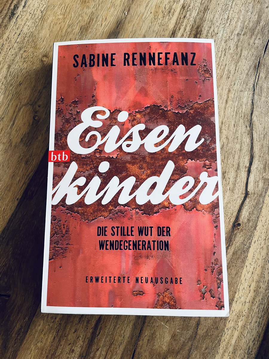 Just finished re-reading this book prior to the meeting with Sabine Rennefanz & the presentation of her new one, “Kosakenberg”, at the #Pfefferberg in #Berlin #PrenzlauerBerg next month. 

The account of her teenage years in a now average small town, Eisenhüttenstadt (once a