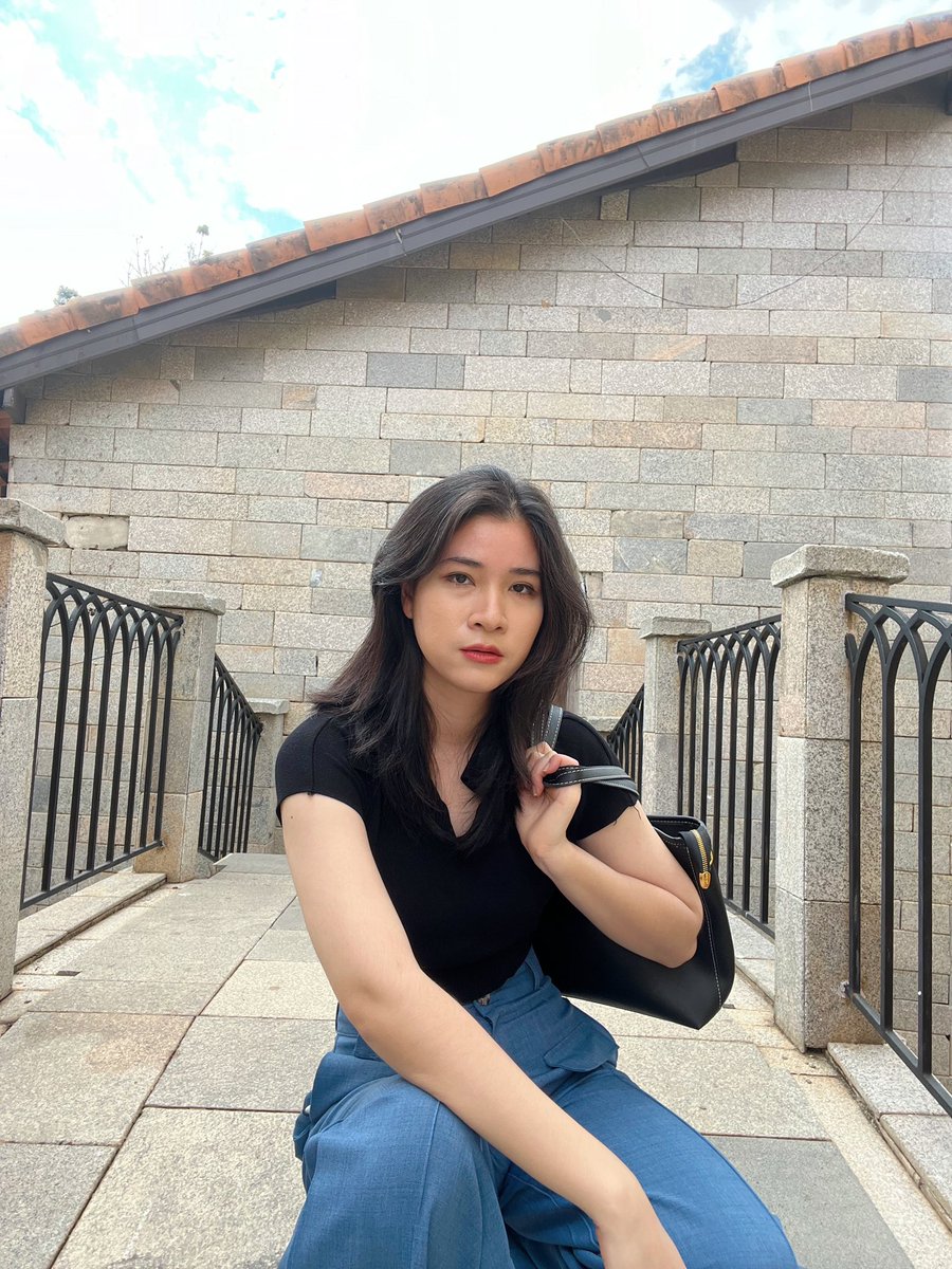 maysurang00's tweet photo. คำคมประจำตัว
กล้องเดียวที่สู้ คือกล้องตัวเอง😂🤣
#Thailand #primopiazza #เขาใหญ่ #introvert #alone https://t.co/uF8OyjZqfB