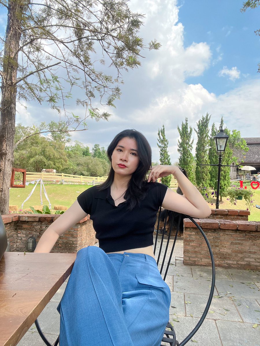 maysurang00's tweet photo. คำคมประจำตัว
กล้องเดียวที่สู้ คือกล้องตัวเอง😂🤣
#Thailand #primopiazza #เขาใหญ่ #introvert #alone https://t.co/uF8OyjZqfB