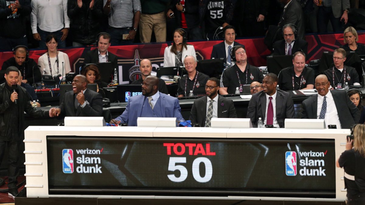 NBAMemes's tweet photo. Jaylen Brown does a layup*
The judges: https://t.co/sXDQlgimxN