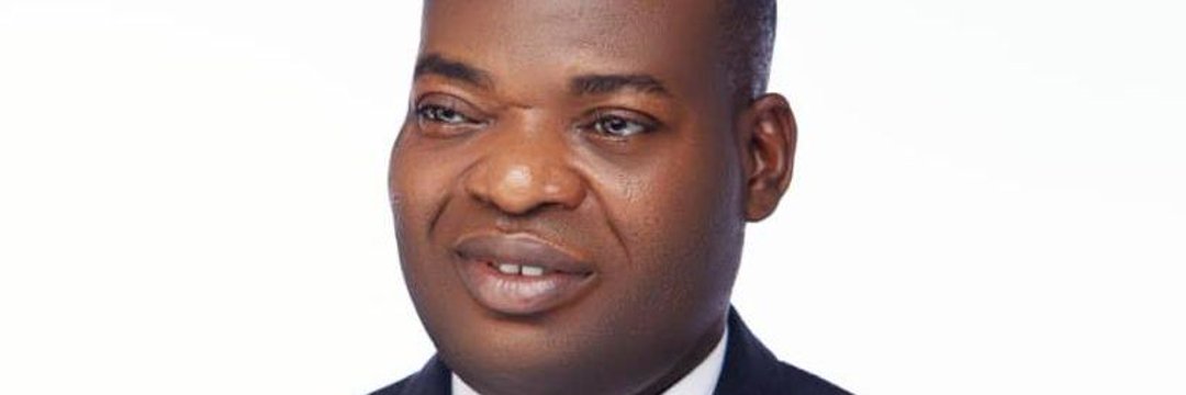 PureStanleyy's tweet image. The FG gave @SenatorNwoye representing Anambra North Local government and Senator @TokunboAbiru representing the Lagos east Local government money to build a Tech innovation and computer hub.

First Frame is what senator Tony Nwoye built for the pple of Aguleri Anambra, while…