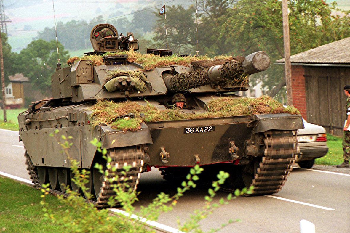 Some examples of operational equipment reductions from 1989 to 2024:

Let's start with main battle tanks: 
🇩🇪 3,892 -> 248
🇫🇷 1,297 -> 200
🇮🇹 1,206 -> 200
🇬🇧 855 -> 148
🇳🇱 750 -> 16
🇸🇪 660 -> 110
🇩🇰 330 -> 44
🇧🇪 296 -> 0
1/6