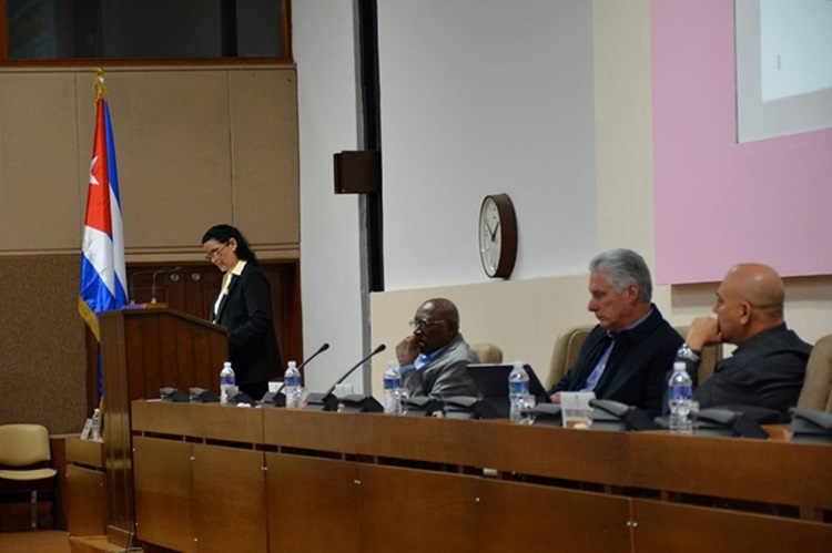 Convoca Díaz-Canel a continuar insistiendo en la calidad y eficiencia del trabajo de la Fiscalía pcc.cu/convoca-diaz-c…