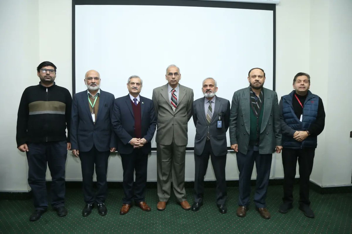 CMHLMC's tweet photo. CMH Lahore Medical College and Institute of Dentistry is delighted to announce the commencement of the online lecture series through Zoom Platform on Medical Imaging Technology, https://t.co/fJoI6ZoA3i