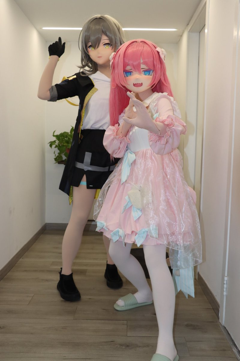 崩崩历险记！（咏春—拖鞋流）

帅帅的崩铁女主<a href="/BMO_kig1231/">是BMO吖_</a>
📷<a href="/yuzijia49290381/">鱼子酱</a>