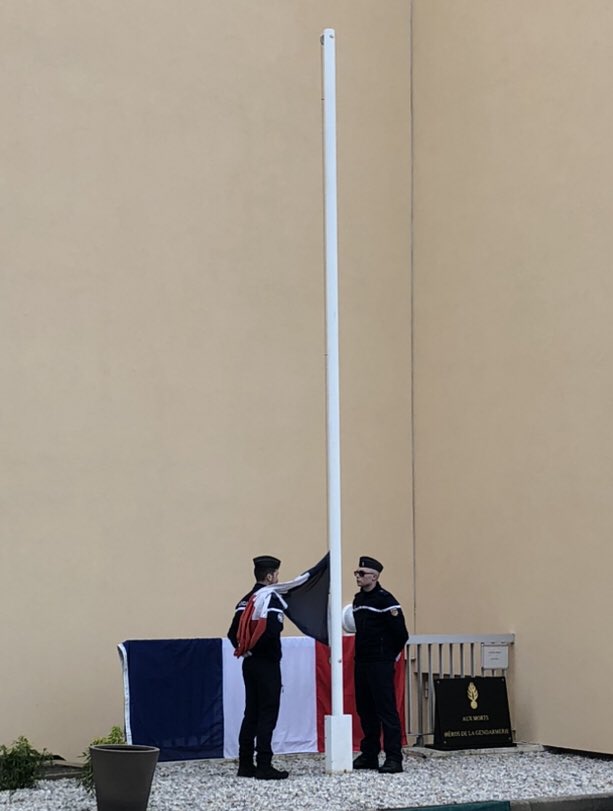 Acgn72's tweet photo. Nos cadets se sont joints à leurs aînés  lors de la cérémonie d’hommage du 16 février 2024 afin d’honorer la mémoire des gendarmes morts en service.
Un moment d’émotion et de partage 🇫🇷 https://t.co/zsAwUYtBkc