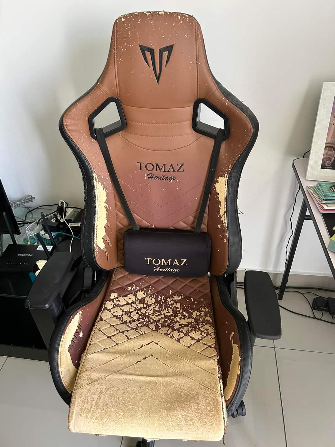 on X WTS Tomaz Gaming Chair. RM200 Boleh nego. COD Puchong Cc naepelmy https t ECVRZebHC1 X