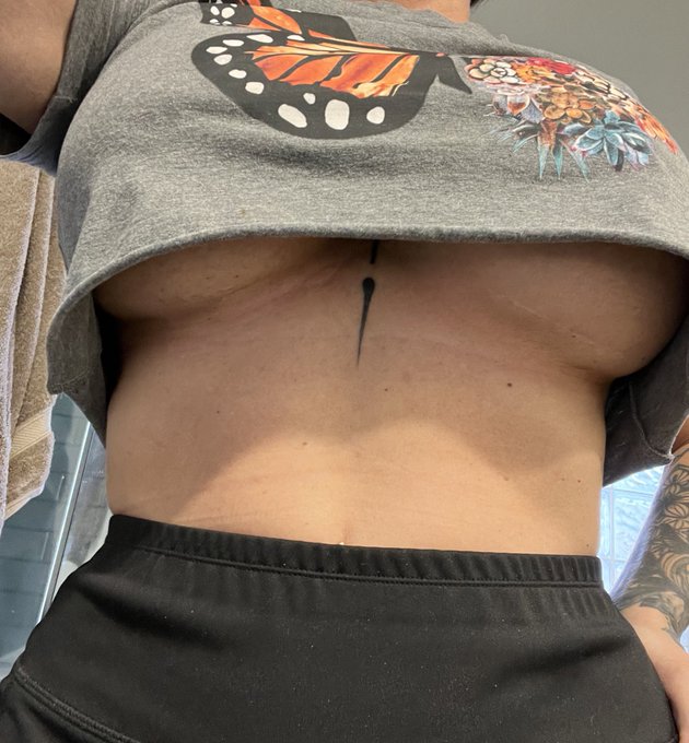 Peek a Boo! Wanna see more? ❤️ for picture 1 ~ 🔁  for picture 2 - Come inside for more. https://t.co/N9bEkTYAlH<a href="/tag/happymonday"class="tags"><span>#happymonday</span></a>