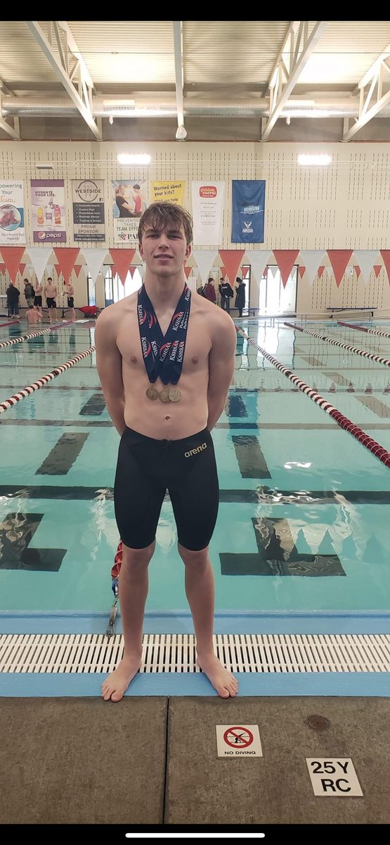 blhsathletics's tweet image. Finals Day 2
Team 10th place!
200 Medley Relay 10th place
Caelum-50 Free 5th place
200 Free Relay 6th place
Collin-100 Breaststroke 11th place
Caelum-100 Breaststroke 7th place
400 Free Relay 11th place