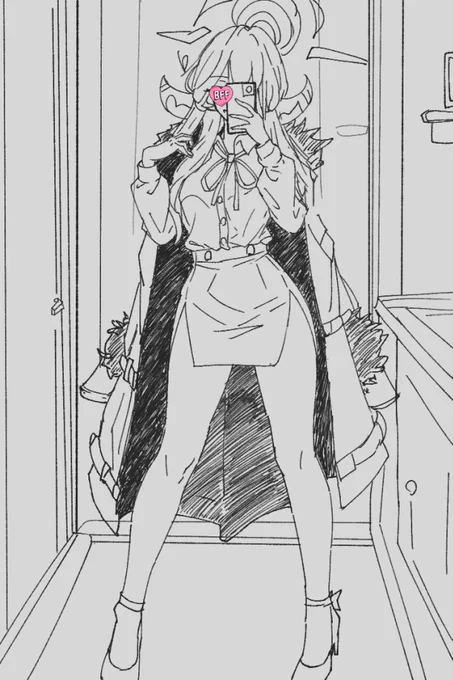ブルアカ自撮り部を設立したい
色んな生徒の自撮りが見たい
アル様は間違いなく見た目は成り上がり年商10億の女社長の貫禄がある

これは没になったラフ 