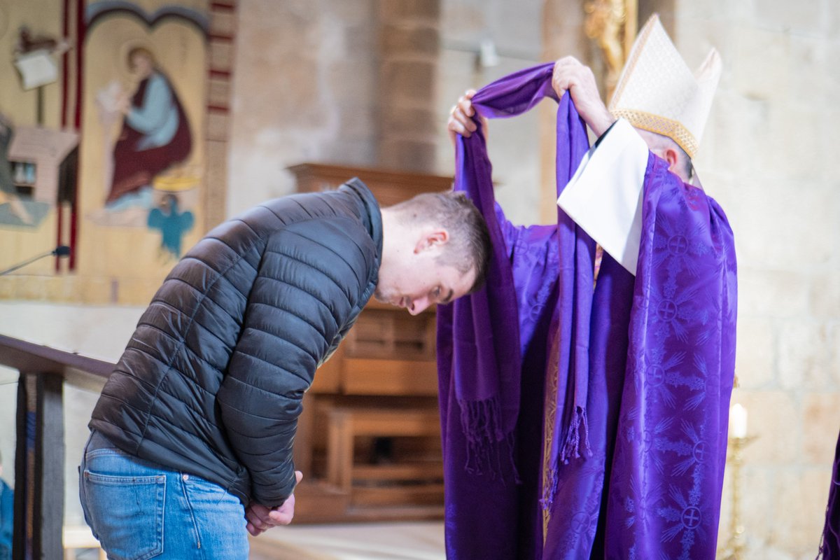 CorrezeCatho's tweet photo. [📸]Appel décisif des catéchumènes ce matin à la cathédrale : 15 adultes seront baptisés à #Pâques. Joie ! 🙏 https://t.co/cYc6ZYe1Ya