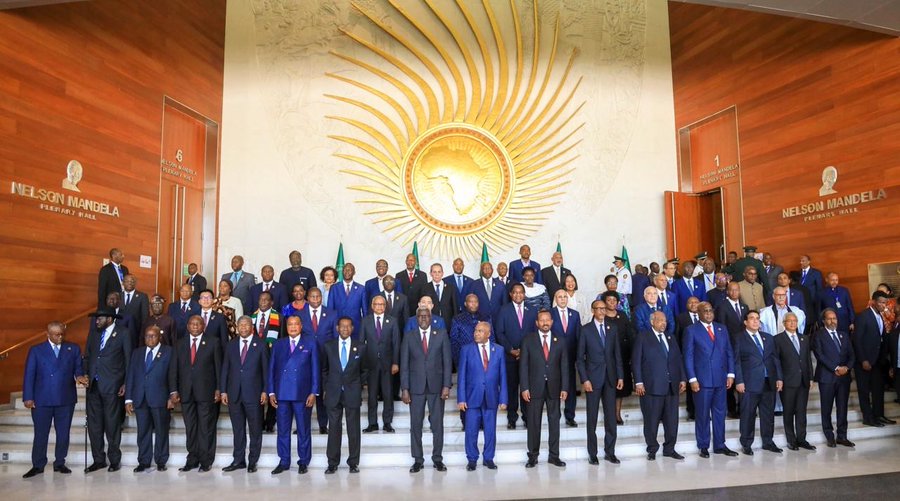 NicolasMaduro's tweet photo. Desde Venezuela saludamos y felicitamos al presidente de la República Islámica de Mauritania, Mohamed Ould Ghazouani, por asumir la presidencia pro témpore de la Unión Africana, con su liderazgo estamos convencidos que continuará en la defensa del multilateralismo, el impulso de la agenda de desarrollo y promoviendo la revolución de la educación en nuestra Madre África. ¡Felicitaciones!