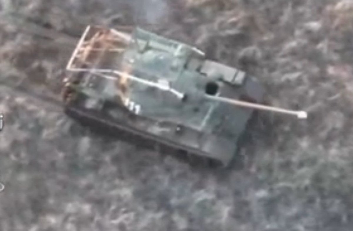 RcMuzzleflash's tweet image. #AFU repels a #Ruzzian assualt attempt at #Robotine 
With a nuance.
Look closely at the tanks.
Ruzzia running out?
@AndrewPerpetua 
@aborealis940 

t.me/supernova_plus…
t.me/karymat/6181?s…