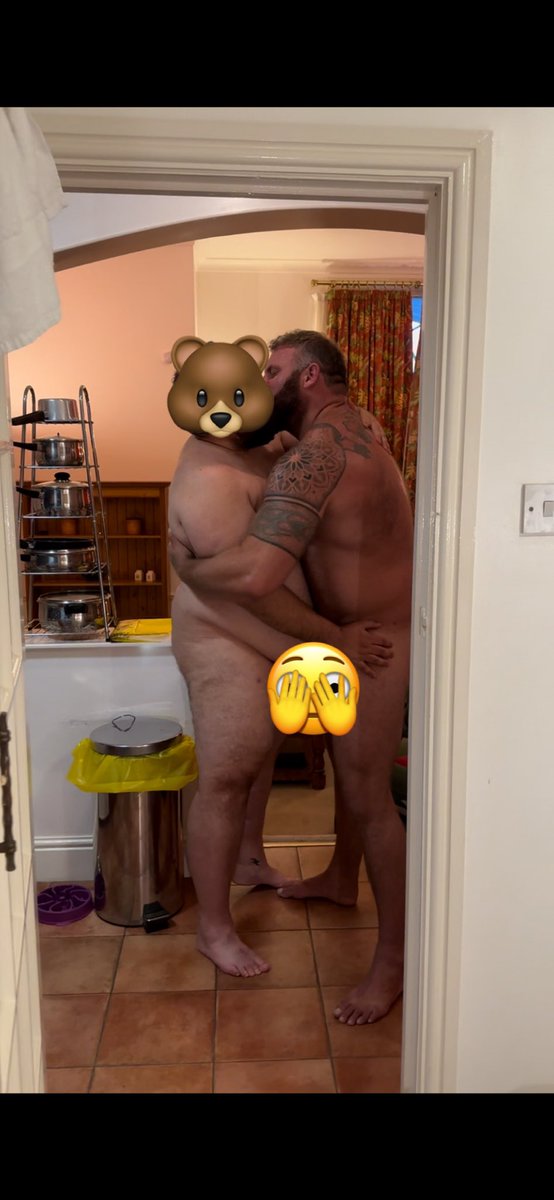 What’s better than 1 bear hug..?? 2 bear hugs..!! 🐻❤️🐻 (retweet if you agree) onlyfans.com/aussiemanadven…