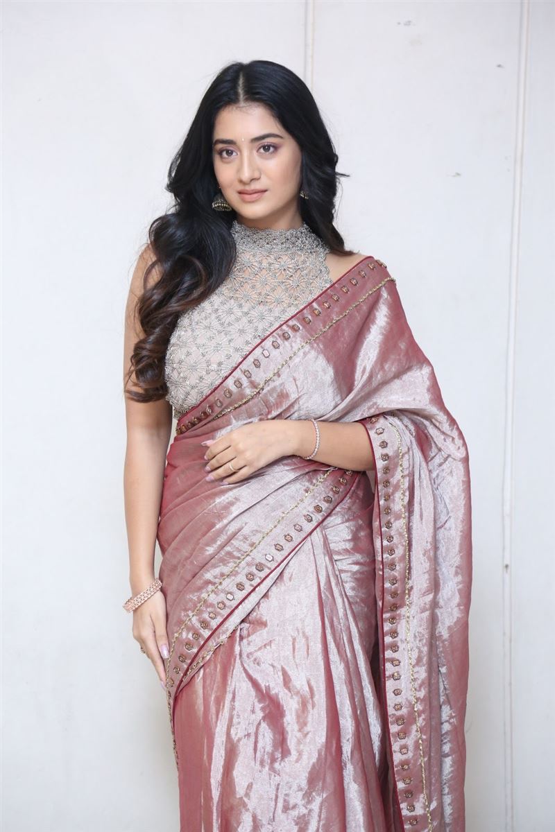 Actress #RaashiSingh Latest Photoshoot From #BhoothaddamBhaskarNarayana Movie Shiva Trap Trance Lyrical Song Launch. More >>>> fansexpress.in/2024/02/actres…