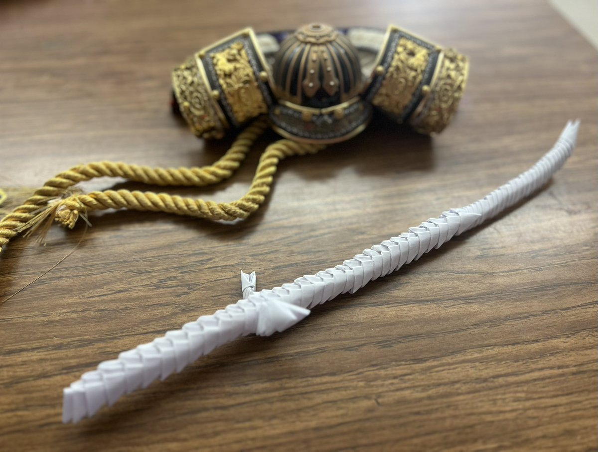 mslukins's tweet photo. This week students immersed themselves in the arts of Japan and shared their creations with classmates, including 🎨 painting, ✏️ drawing, 🖊 calligraphy, anime art, 🍣 🍱 sushi, 🍜 ramen, haiku poetry, origami, 🐟gyotaku fish printing! 💜 Love their creativity! @DeAnza_Academy https://t.co/wZiqz75D1p