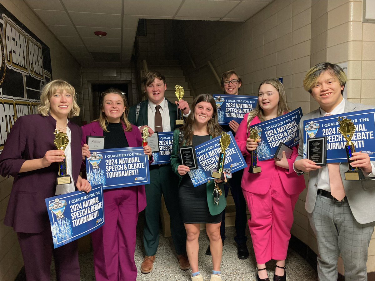 phsspeechdebate's tweet photo. After the longest tournament of the year we have emerged from the corn maze named bigs and we have some kids headed to Des Moines, Iowa for nationals! https://t.co/cVtmKr3AkQ