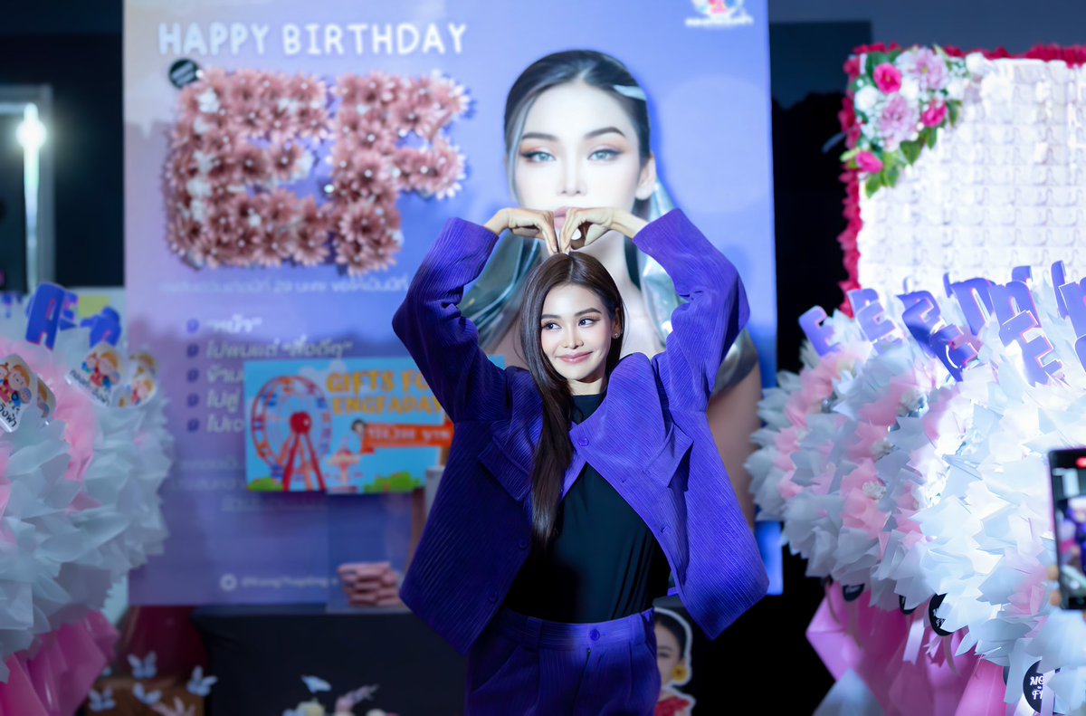 KongThapEngfa's tweet photo. ENGFA birthday project จบไปแล้วนะคะ ขอบคุณแอดกิ๊ฟผู้อยู่ทั้งเบื้องหน้าและเบื้องหลัง ขอบคุณ พี่หนึ่ง พี่ผึ้ง พี่แอล พี่แอน และเต็ม ที่ช่วยซัพพอร์ตทุกอย่าง โปรเจคผ่านไปได้อย่างสวยงามเพราะทุกๆคนช่วยกันนะคะ

🙏🏻ขอบ��ุณสปอนหลักพี่พีกับพี่��ัสมากๆเลยนะคะ
🙏🏻ขอบคุณสปอนจาก Inno Brand ยาดม ตราอินโน
🙏🏻ขอขอบคุณทุกๆยอดการโดเนทมากๆเลยนะคะ 

ขอบคุณที่เอ็นดูด้อมเล็กๆด้อมนี้ ผู้ที่เอ่ยชื่อและไม่ได้เอ่ยชื่อด้วยนะคะ🫂🤍

หากมีข้อผิดพลาดประการใด ขออภัยไว้ใน ณ ที่นี้ด้วย และหากมีโอกาสหน้า เราจะปรับปรุงและแก้ไขให้ดีขึ้น ขอบคุณจากใจจริงๆค่ะ 🙏🏻💙

📸 Koiiz9 

#กองทัพอิงฟ้า