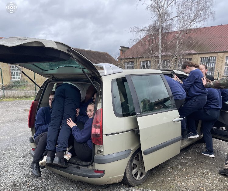 Acgn72's tweet photo. Instruction sur le cadre légal de l’usage des armes #soldatdelaloi, sport et cohésion au menu de la deuxième journée de ce week-end de rassemblement 🇫🇷 https://t.co/lEzEOTCJiq