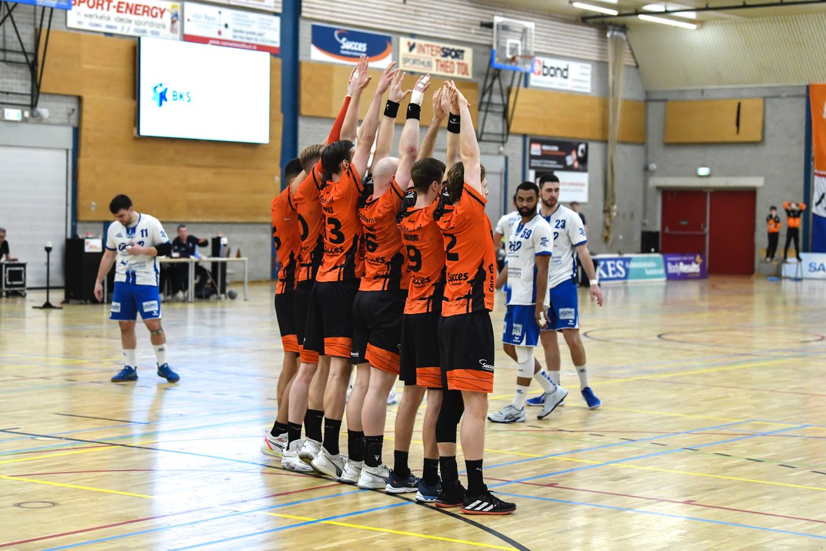hvkrasvolendam's tweet photo. That winning feeling😍 #swipe https://t.co/A3kszEBJe3