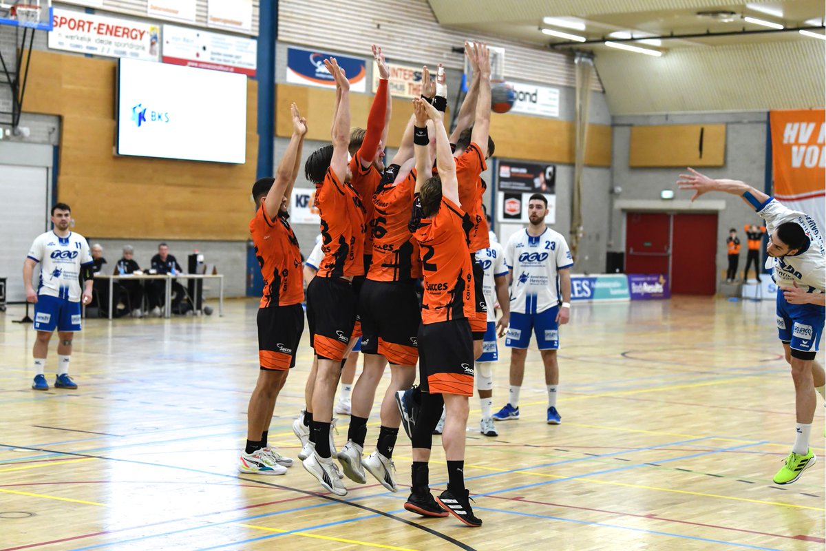 hvkrasvolendam's tweet photo. That winning feeling😍 #swipe https://t.co/A3kszEBJe3