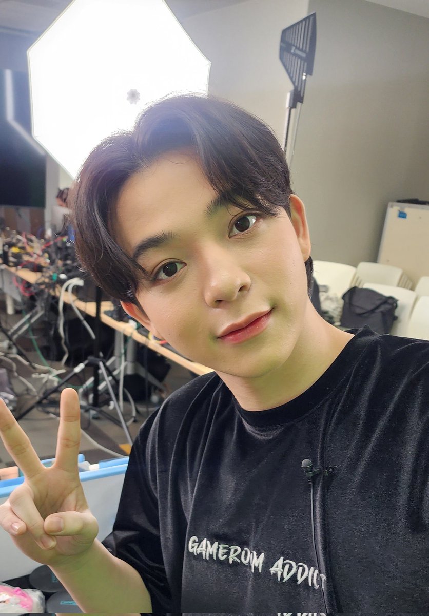 Ann_LMsBs's tweet photo. ** 200+ Rts, 100 tickets🎟️ **
ตอนนี้รอบสามใกล้
แต่เราจะช้าไม่ได้
เตรียมพร้อมรอบ4️⃣ กันเลย

ขอพลังจากแมะๆครับ
ครบ 200 รีเพื่อ 100 คะแนนโหวตครับ

🔔ยังไม่หมดเวลาเราก็จะสู้ๆ 🙏😊✌️

🔗Specified Vote link: https://t.co/Rkp3ZsBFrQ  

#บาสเด็กอ้วนที่แท้จริง
#bbasjtr https://t.co/lpDVTmsptC