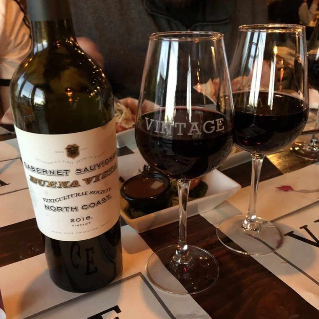 Celebrate Drink Wine Day in style! Unwind with your favorite vintage and raise a toast to the finer things in life. Cheers to #DrinkWineDay!

buff.ly/3cT08hi

#VintageWineBarAndBistro #Farmingdale #LongIsland #WineBar #LongIslandEats #Restaurant #DrinkWineDay