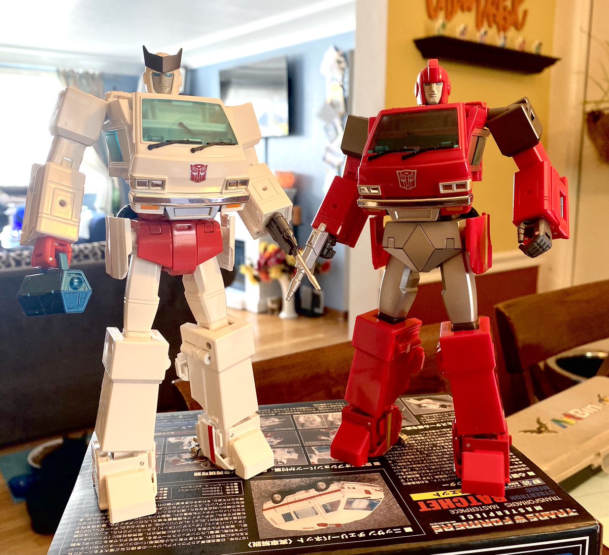 McGintyStudios's tweet photo. I know the molds are old, but damn I still love these two.
#MP30 #MP #Ratchet #Ironhide https://t.co/4WmlBOynEY