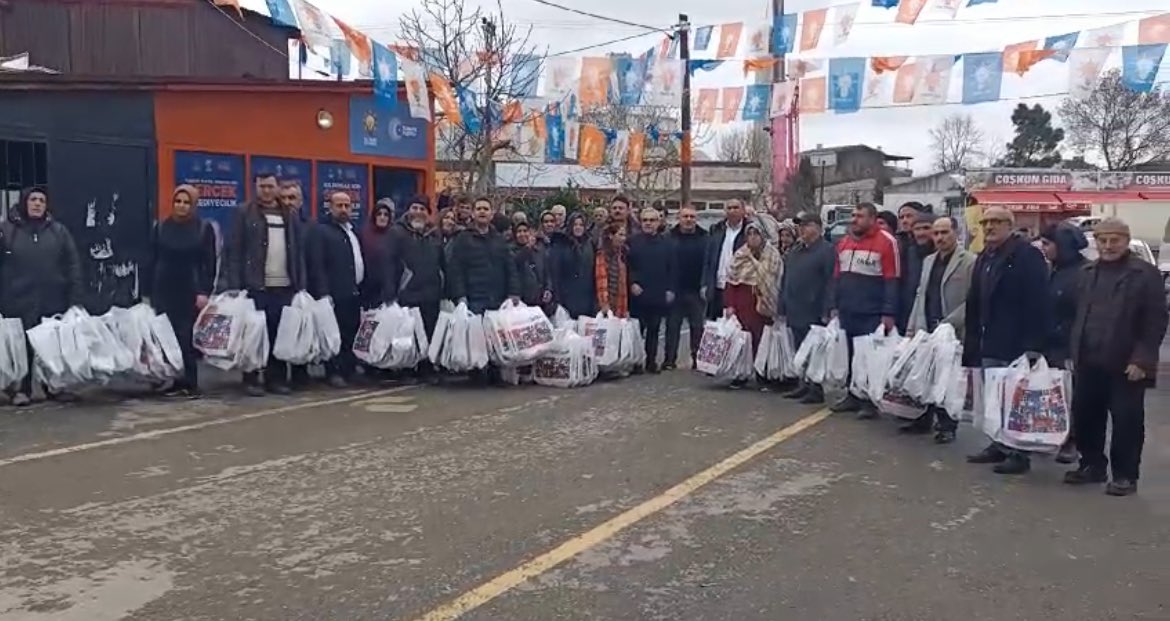 mfatihalis's tweet photo. Yayla Mahalle teşkilatımızla birlikte çalmadık kapı, dokunmadık gönül bırakmamak için sokak sokak geziyoruz.

#HerAdımdaYeniden
#HepBirlikteDahaİyiye
#İstanbulMuradınaErecek https://t.co/7DiBbhzqLk