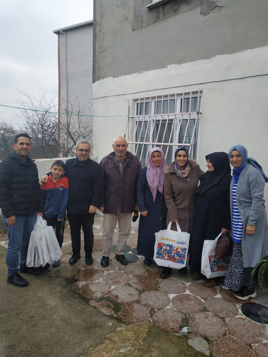 mfatihalis's tweet photo. Yayla Mahalle teşkilatımızla birlikte çalmadık kapı, dokunmadık gönül bırakmamak için sokak sokak geziyoruz.

#HerAdımdaYeniden
#HepBirlikteDahaİyiye
#İstanbulMuradınaErecek https://t.co/7DiBbhzqLk