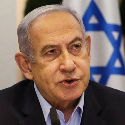 meioindep's tweet photo. 🚨URGENTE: Primeiro-ministro de Israel reage à fala de Lula comparando Israel à Hitler: “Vergonhosas e graves”

“Comparar Israel ao Holocausto nazista e a Hitler é cruzar uma linha vermelha”, afirmou Netanyahu.

O premiê israelense informou ainda que decidiu convocar “imediatamente” o embaixador brasileiro em Israel para “uma dura conversa de repressão”.