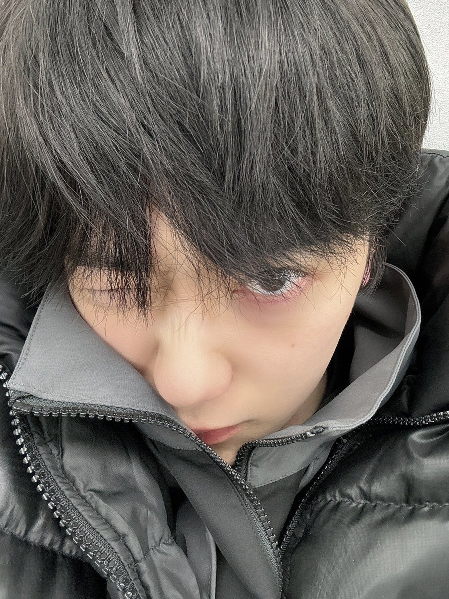 [#OX]

퇴근!

#OMEGA_X #오메가엑스 
#예찬 #YECHAN