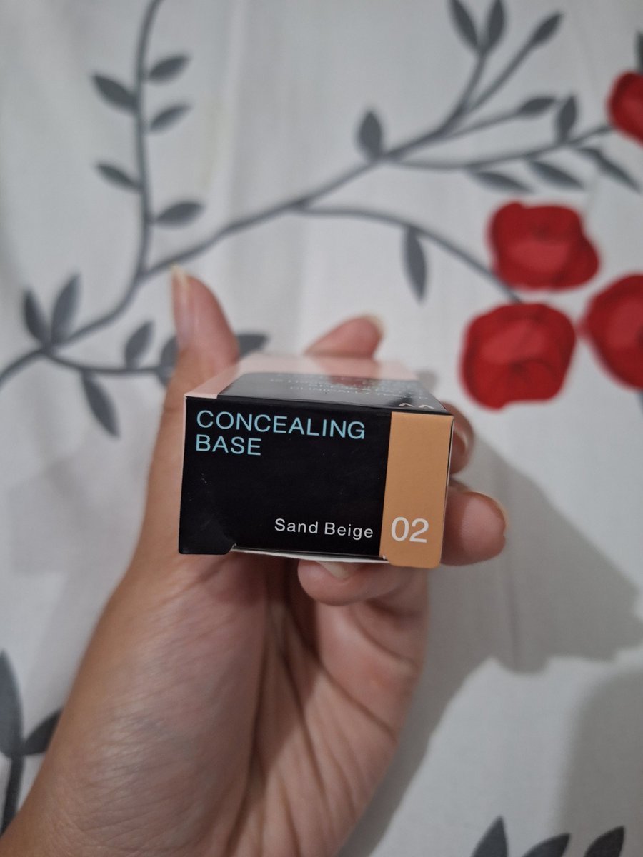 pinkeuskye's tweet photo. Wts pixy concealer shade 02 belum dipake samsek (cuma dalemnya kegores dikit kaya di pict 3)

🍊🍊40rb

wtb pixy concealer shade sand beige https://t.co/I83SzgUotv
