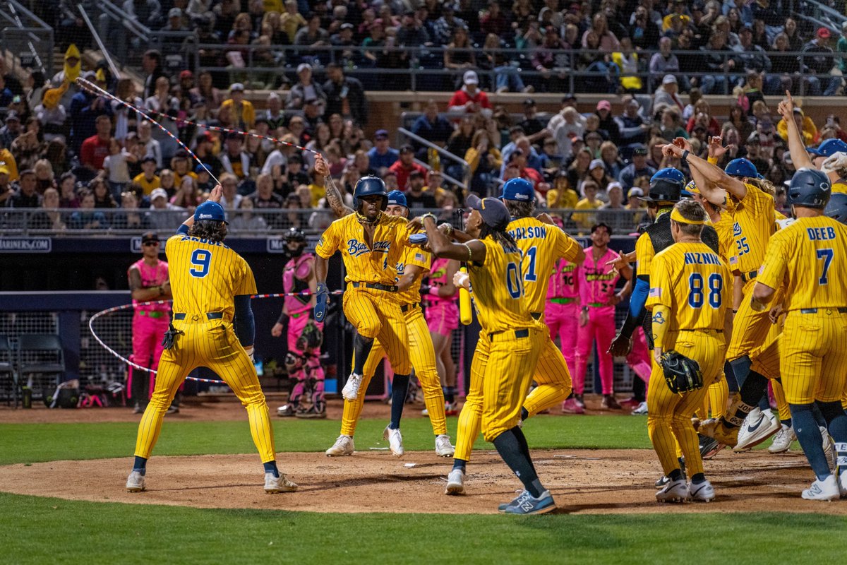 Thanks for the best. weekend. ever Peoria, you’ve been amAZing! We loved having all 33,000 of you dancing with us all three sold out nights. From special appearances from Taylor Swift and Justin Bieber🤪to double dutching on home plate, we have enjoyed every last second. And not