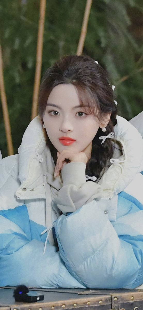 LiliDodici's tweet photo. #YangChaoyue 🥰#极限挑战宝藏行 

我的宝贝怎么这么好看这么可爱啊~爱死你了，么啊么啊❤️ https://t.co/NAhiYh3Zrz