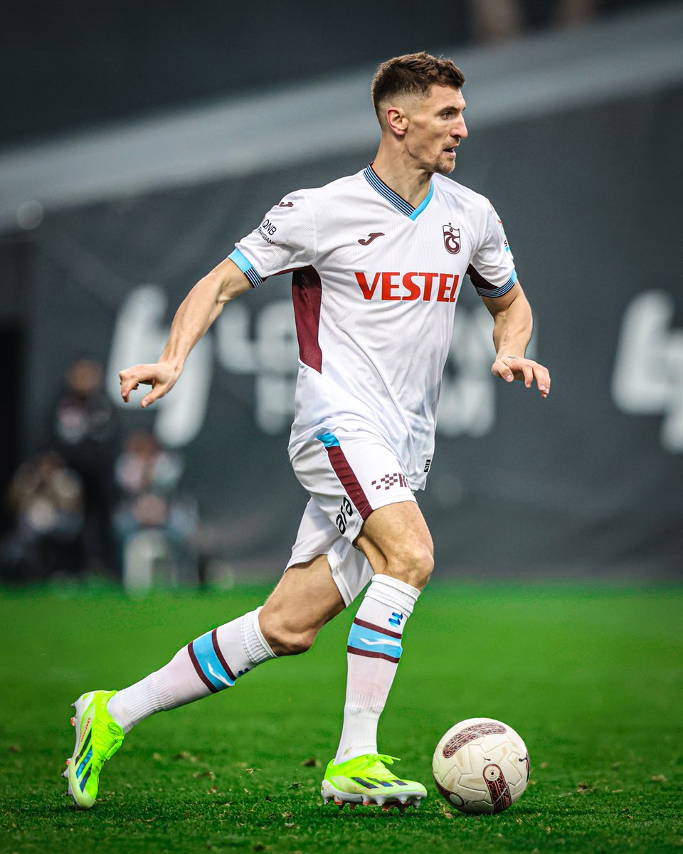 🆕ℹ️

⚽️ 3 maç
🅰️ 3 asist

🔥 𝗧𝗵𝗼𝗺𝗮𝘀 𝗠𝗲𝘂𝗻𝗶𝗲𝗿