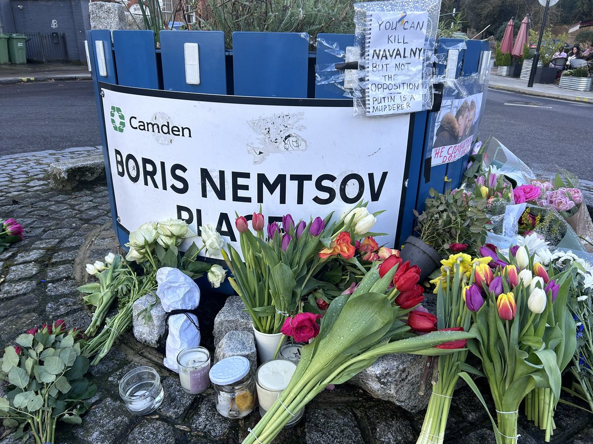 janabakunina's tweet photo. More flowers at Boris Nemtsov Place in London 💔❤️‍🩹 https://t.co/4X8BsJiiOn